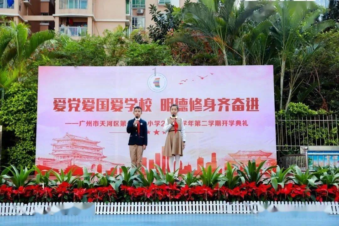 20岁消防员坠楼牺牲，42岁母亲试管5次再求子，孩子再穿上消防服